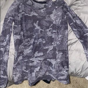 Lululemon shirt size 6